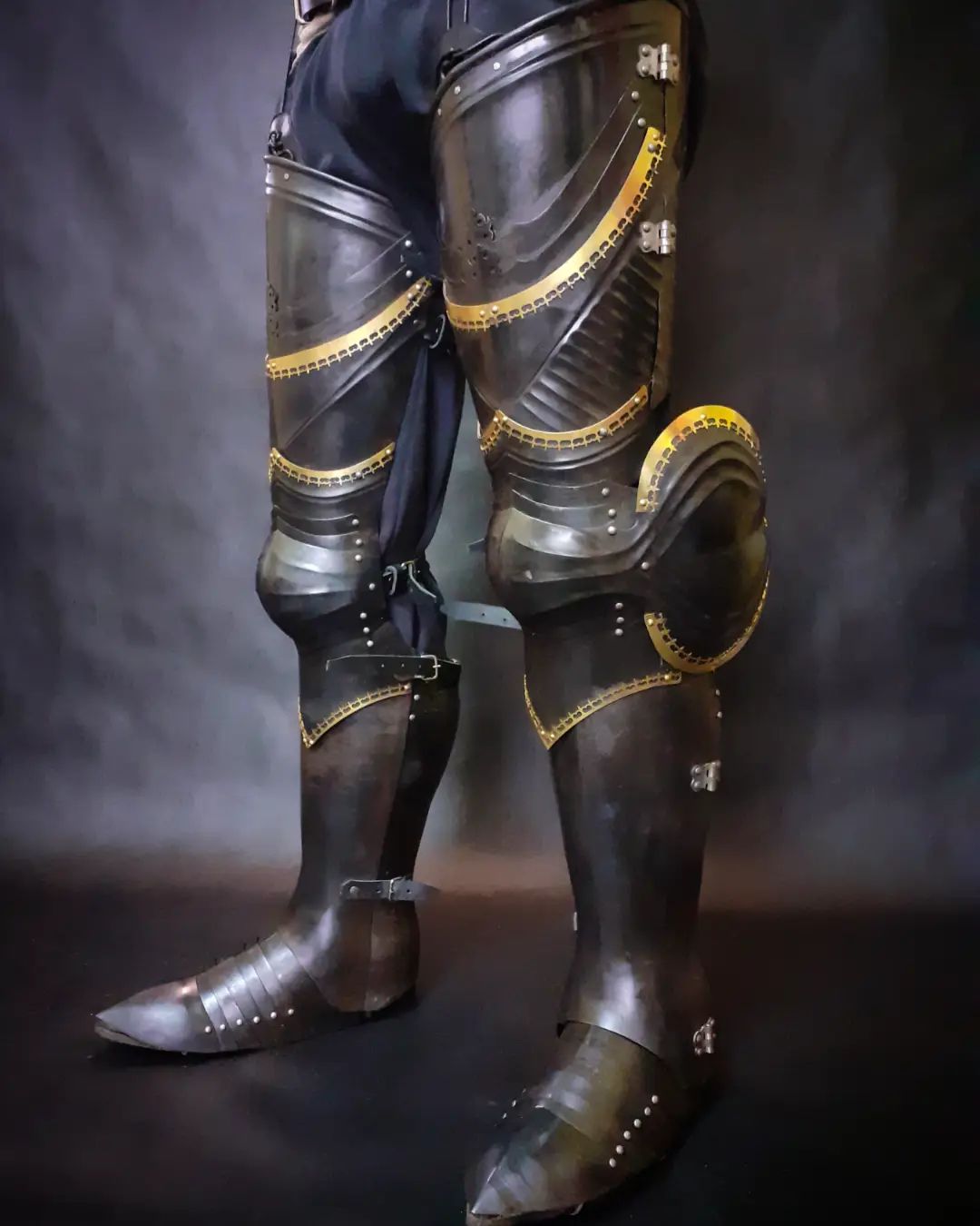 Legs – floating or articulated?