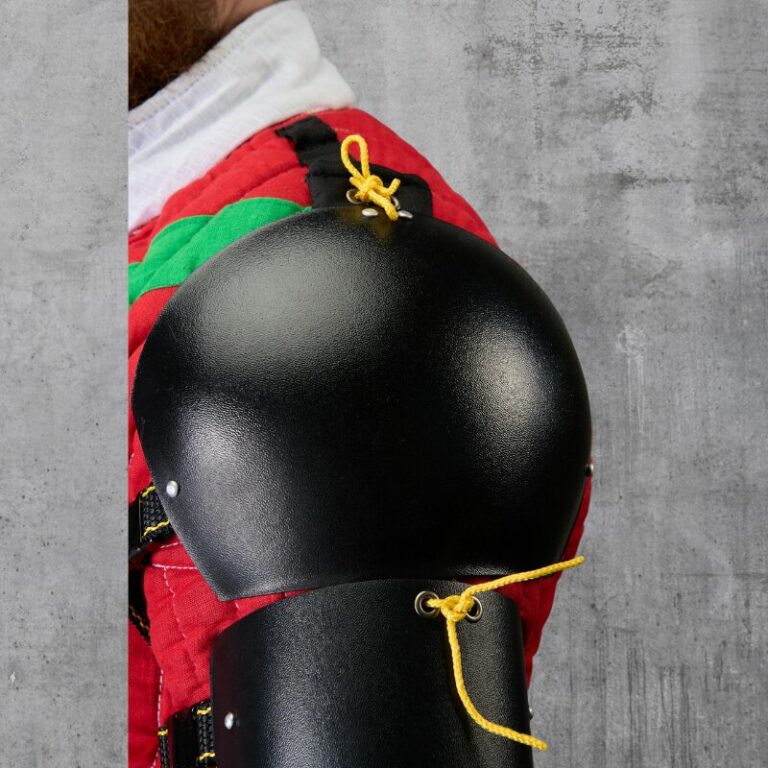 Plastic shoulders protection