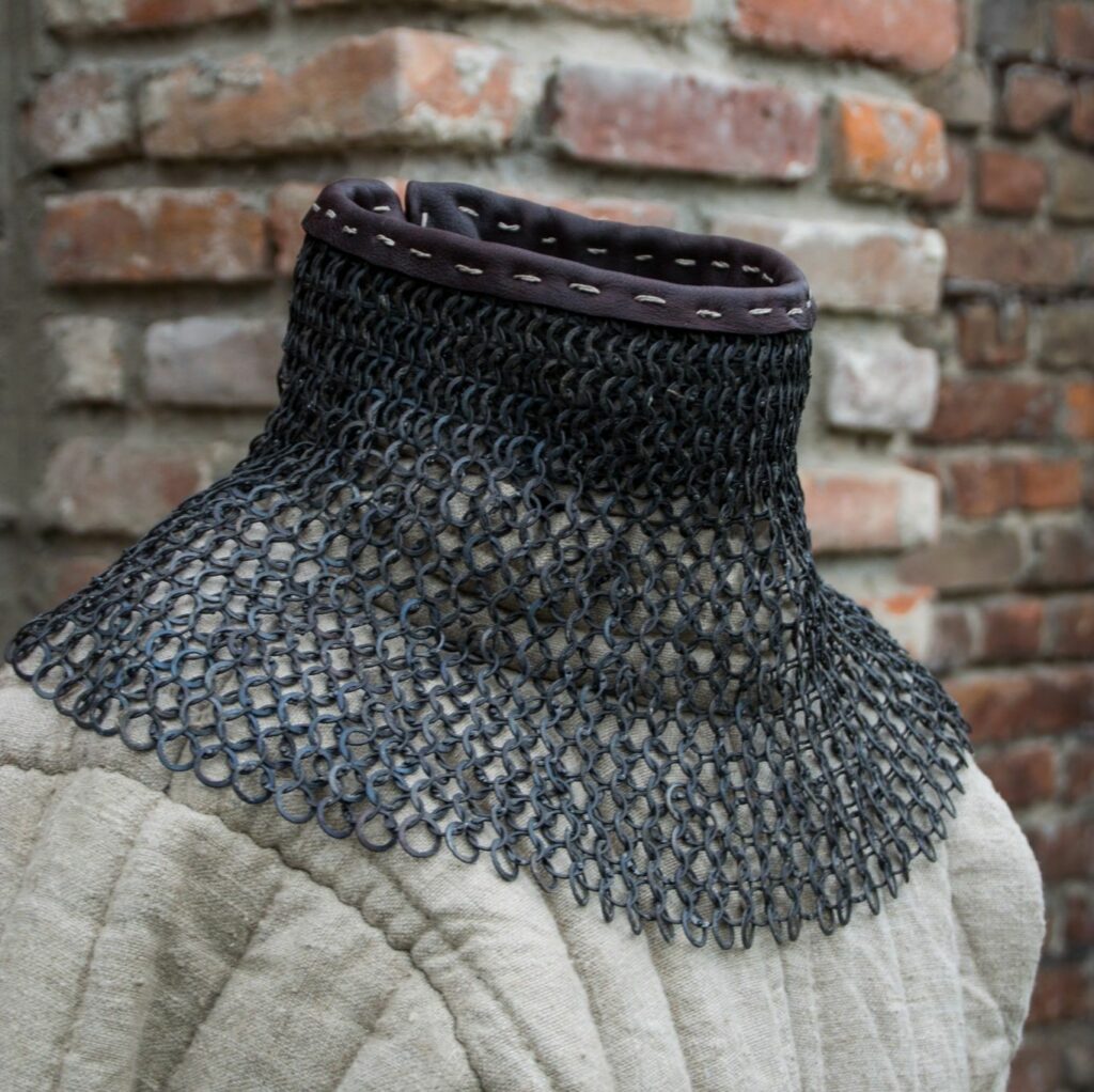 Chainmail collar
