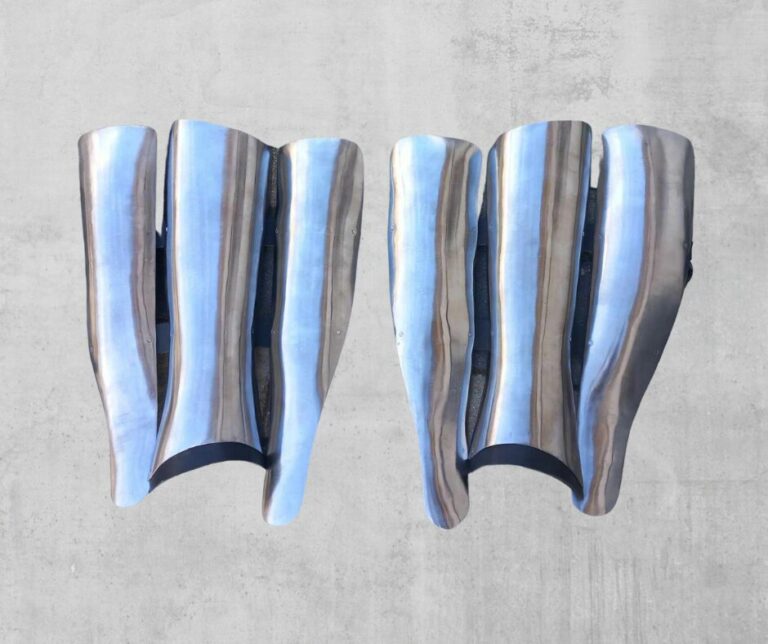 Three segment greaves Type 2