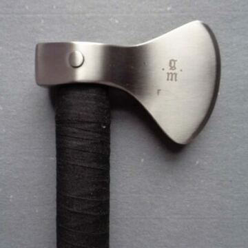 One handed axe Dama