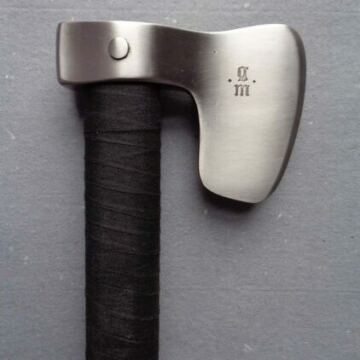 One handed axe Elana