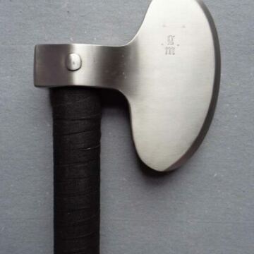 Two handed axe Correg