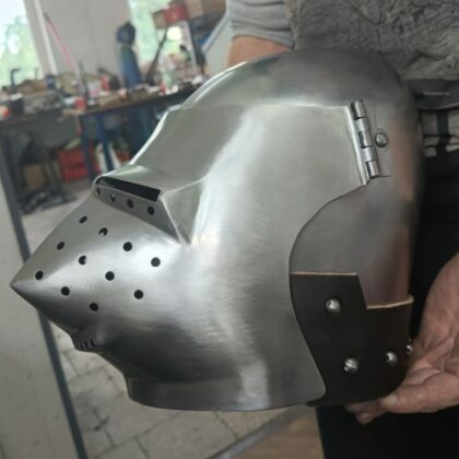 Crow face Type 1