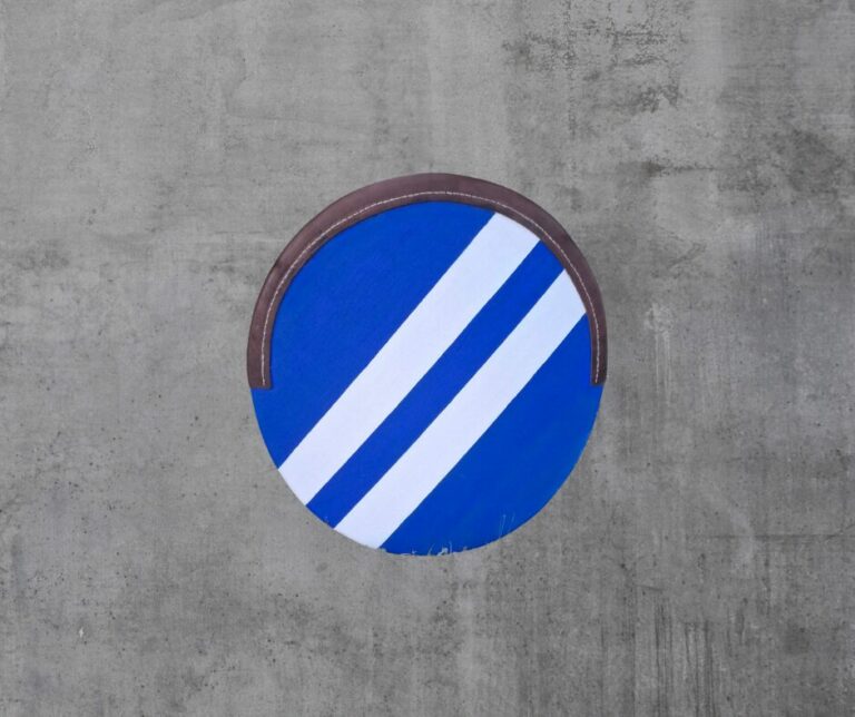 Round shield Medium